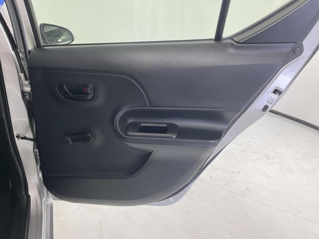 Photo '19' of Toyota Aqua