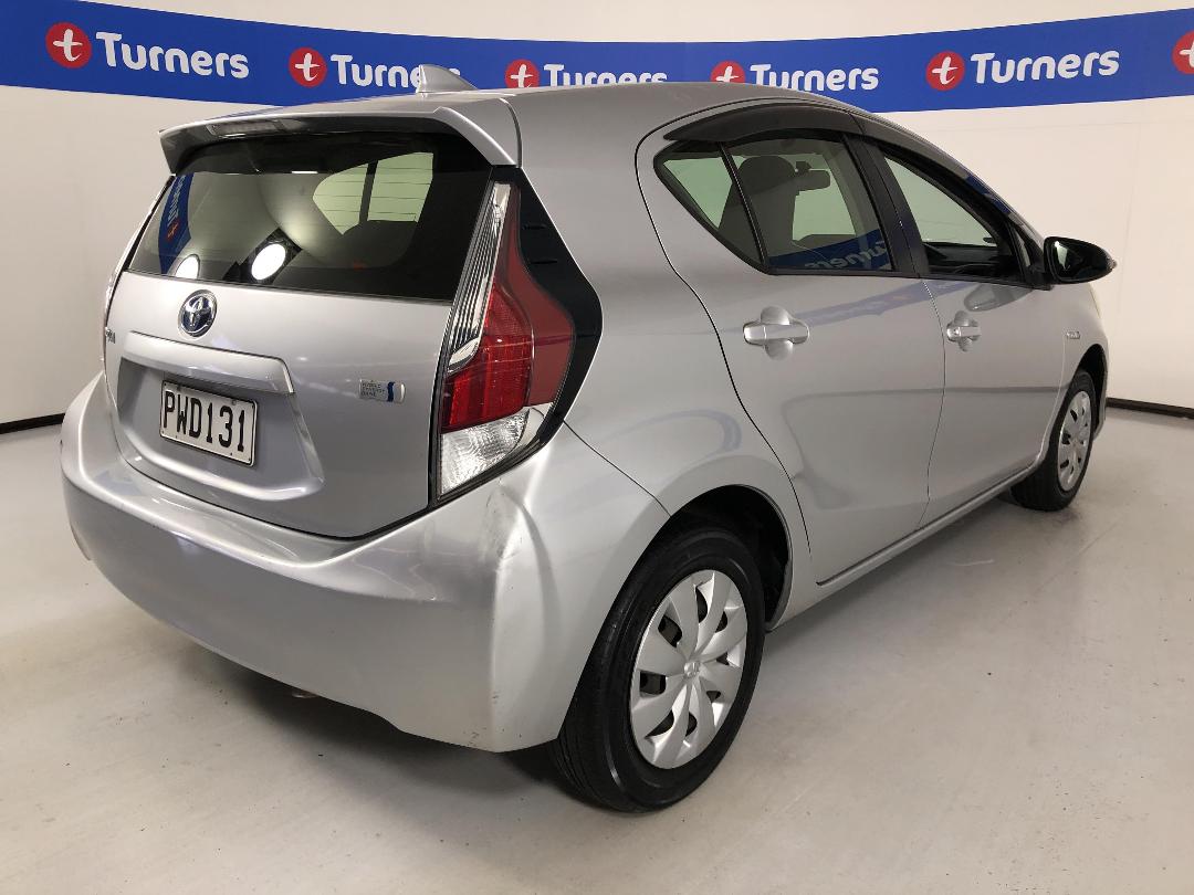 Photo '7' of Toyota Aqua