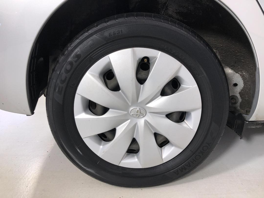 Photo '12' of Toyota Aqua