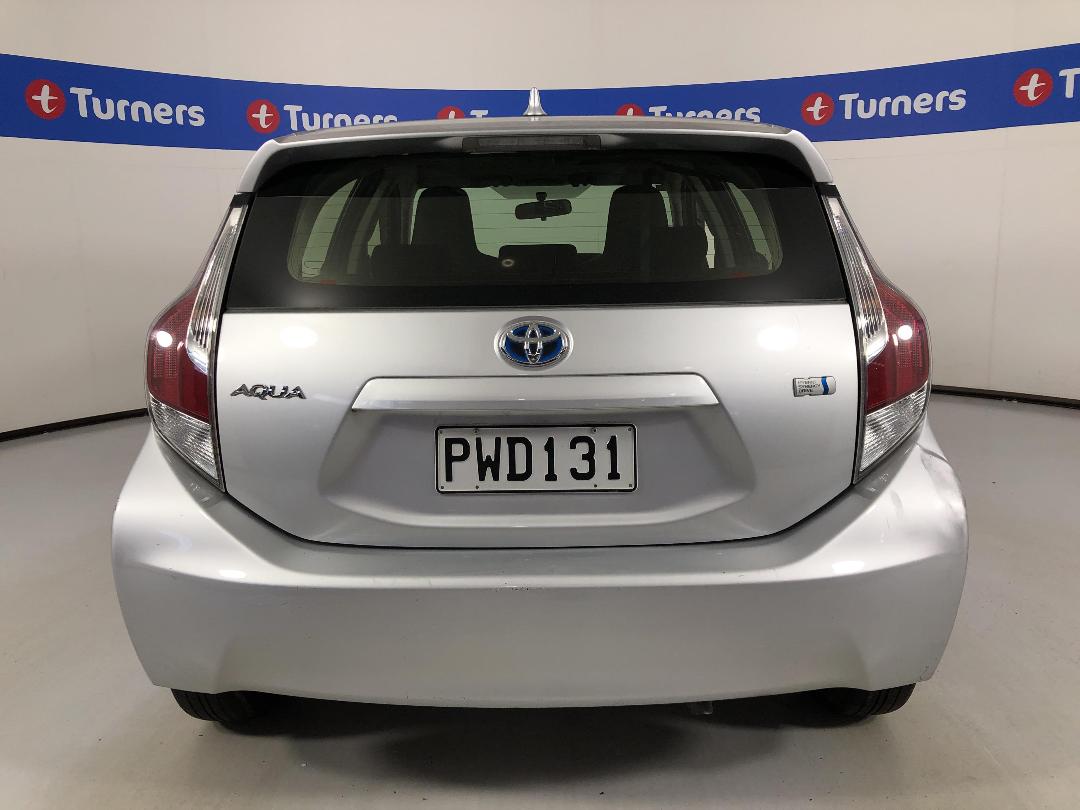 Photo '6' of Toyota Aqua