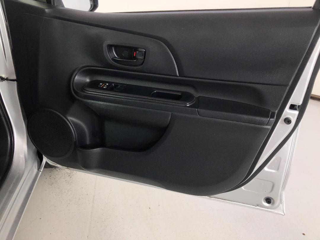 Photo '15' of Toyota Aqua