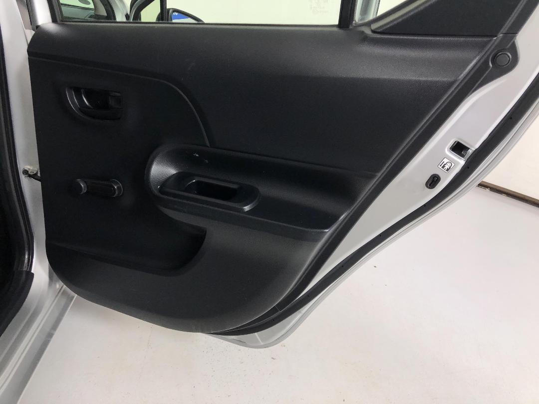 Photo '19' of Toyota Aqua