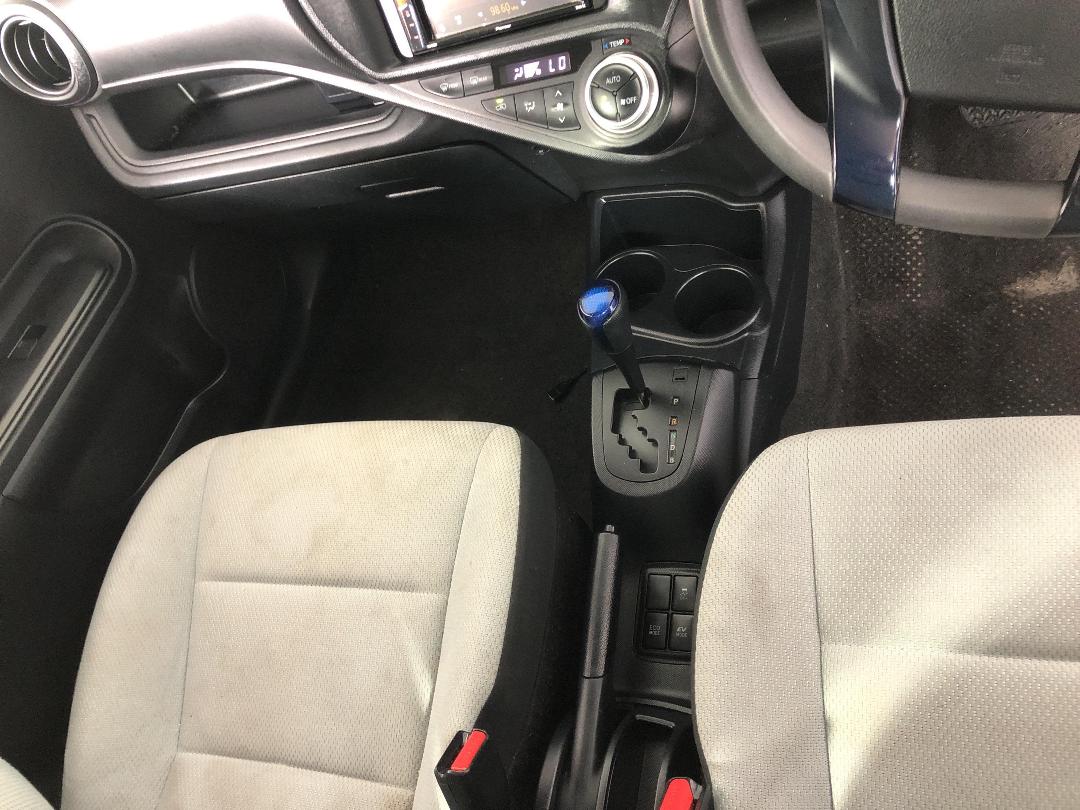 Photo '18' of Toyota Aqua