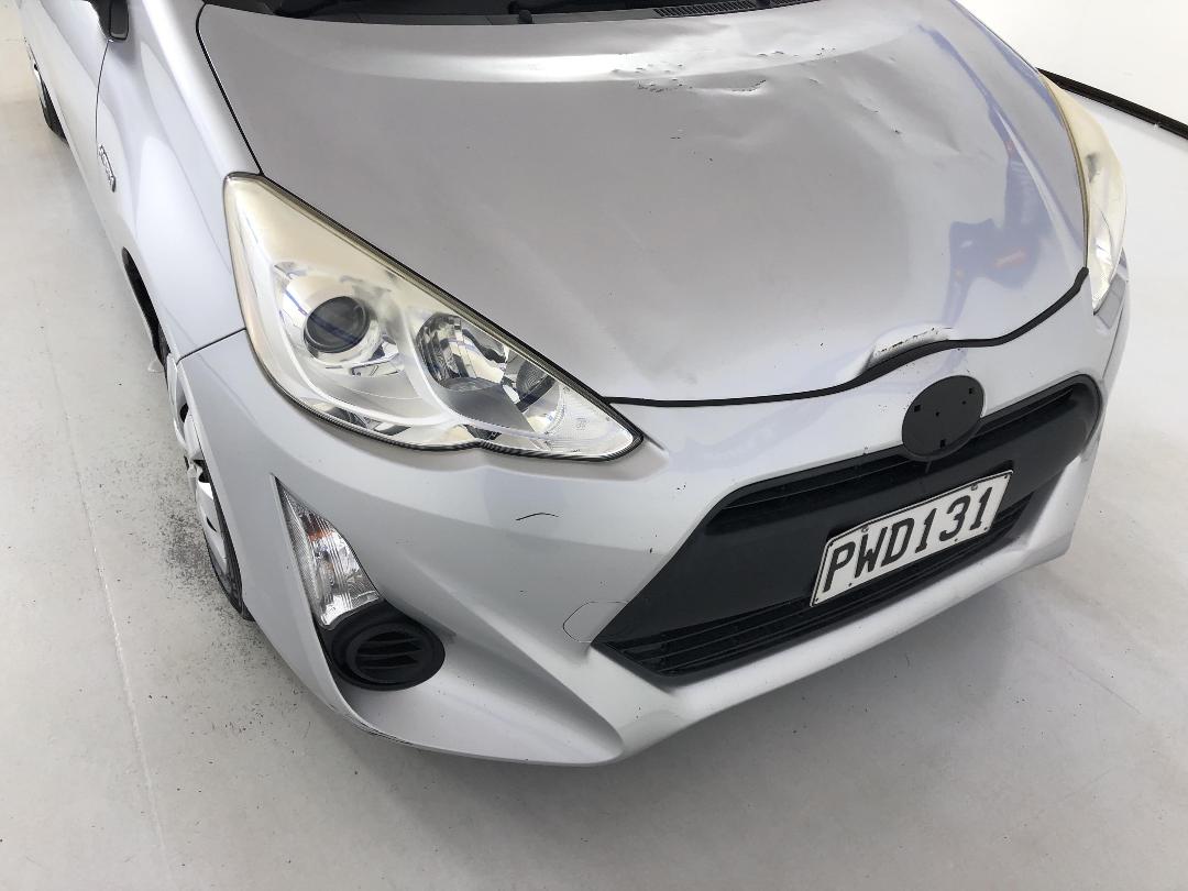 Photo '24' of Toyota Aqua