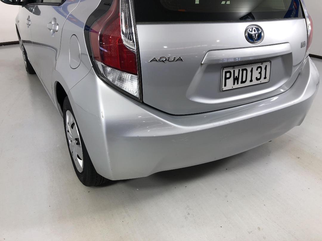 Photo '27' of Toyota Aqua