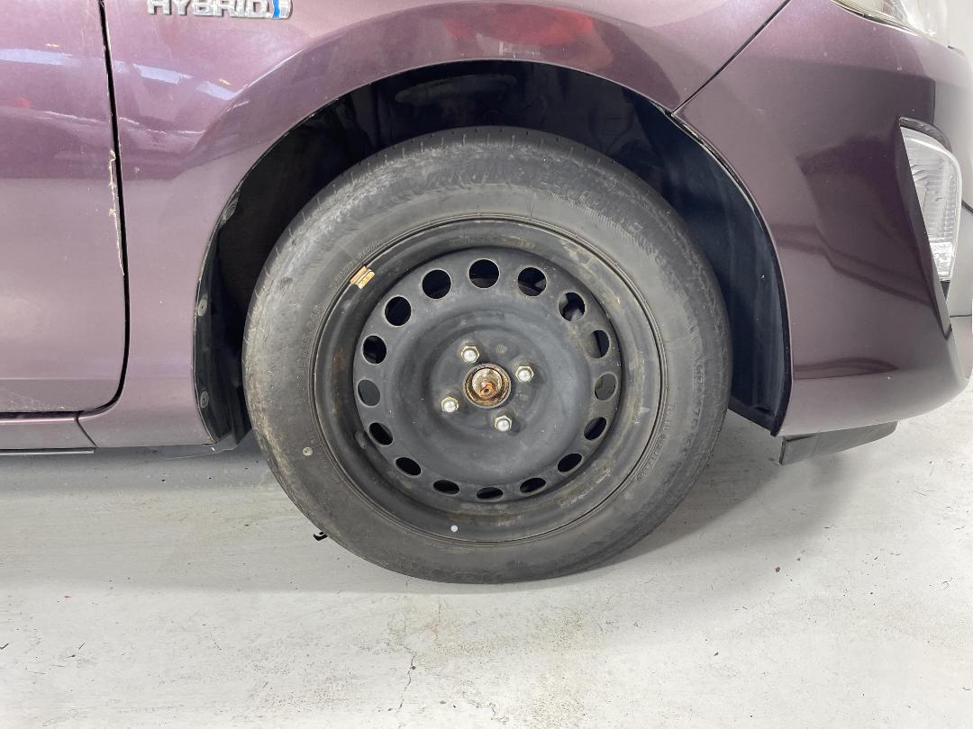 Photo '7' of Toyota Aqua Hybrid