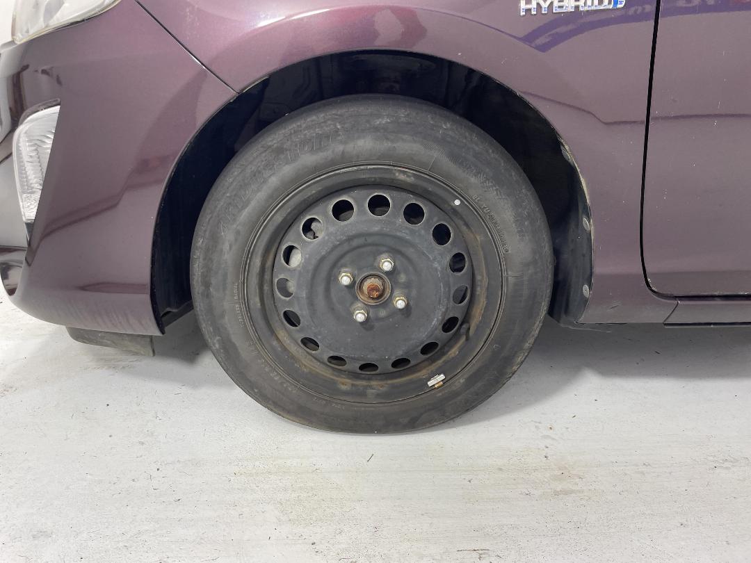 Photo '8' of Toyota Aqua Hybrid