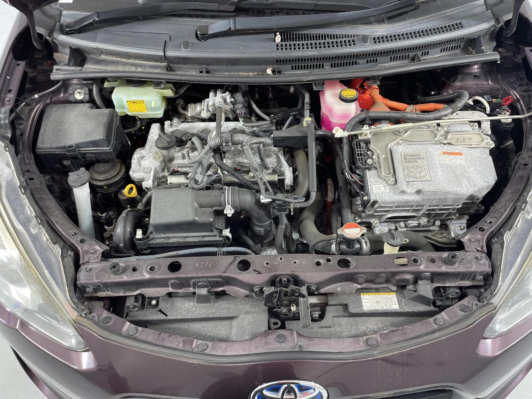 Photo '11' of Toyota Aqua Hybrid