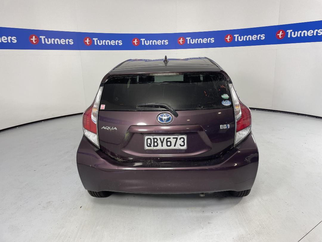 Photo '5' of Toyota Aqua Hybrid