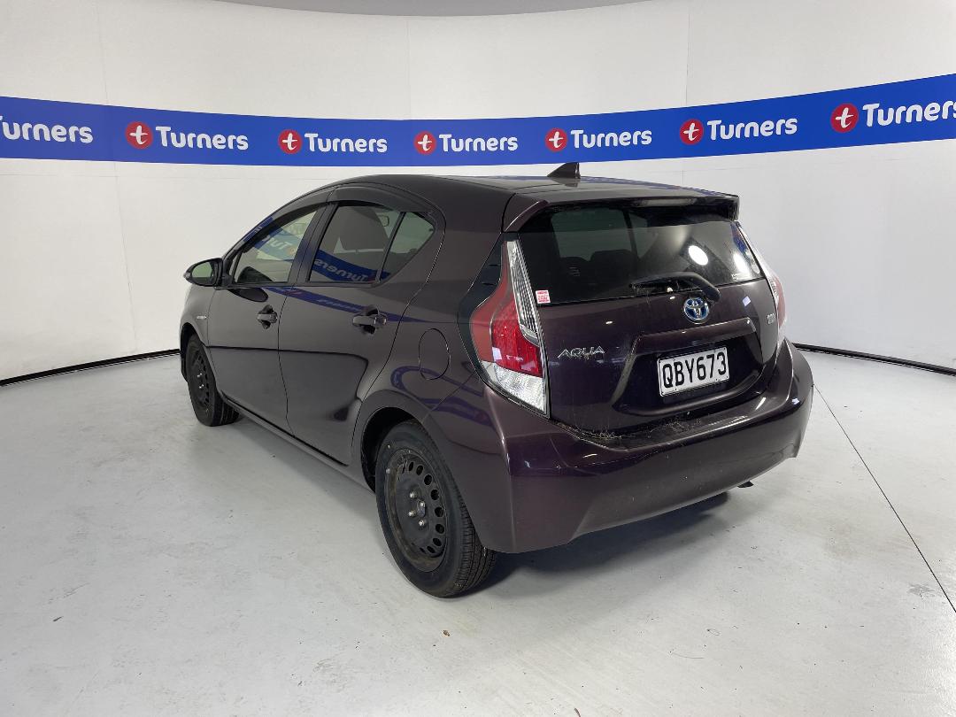 Photo '4' of Toyota Aqua Hybrid