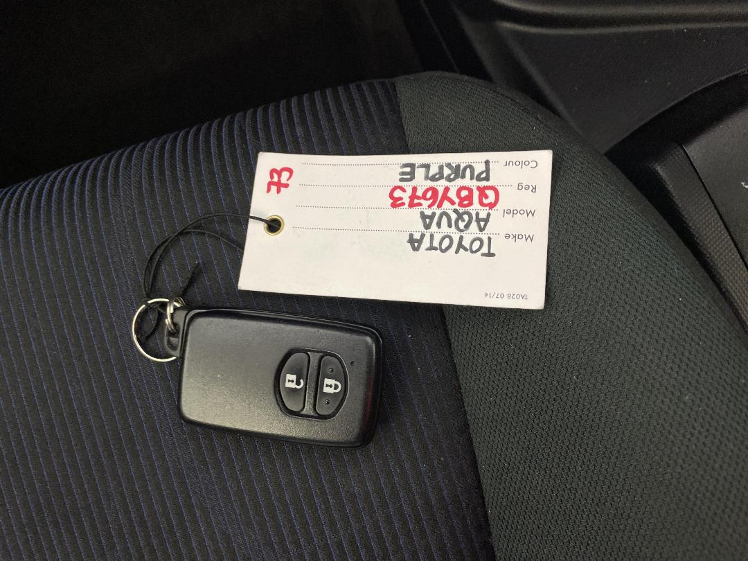 Photo '20' of Toyota Aqua Hybrid