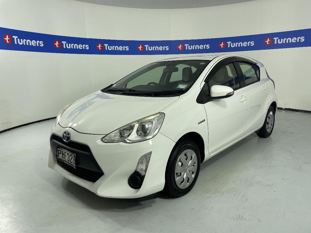 Photo '4' of Toyota Aqua Photo '4' of Toyota Aqua