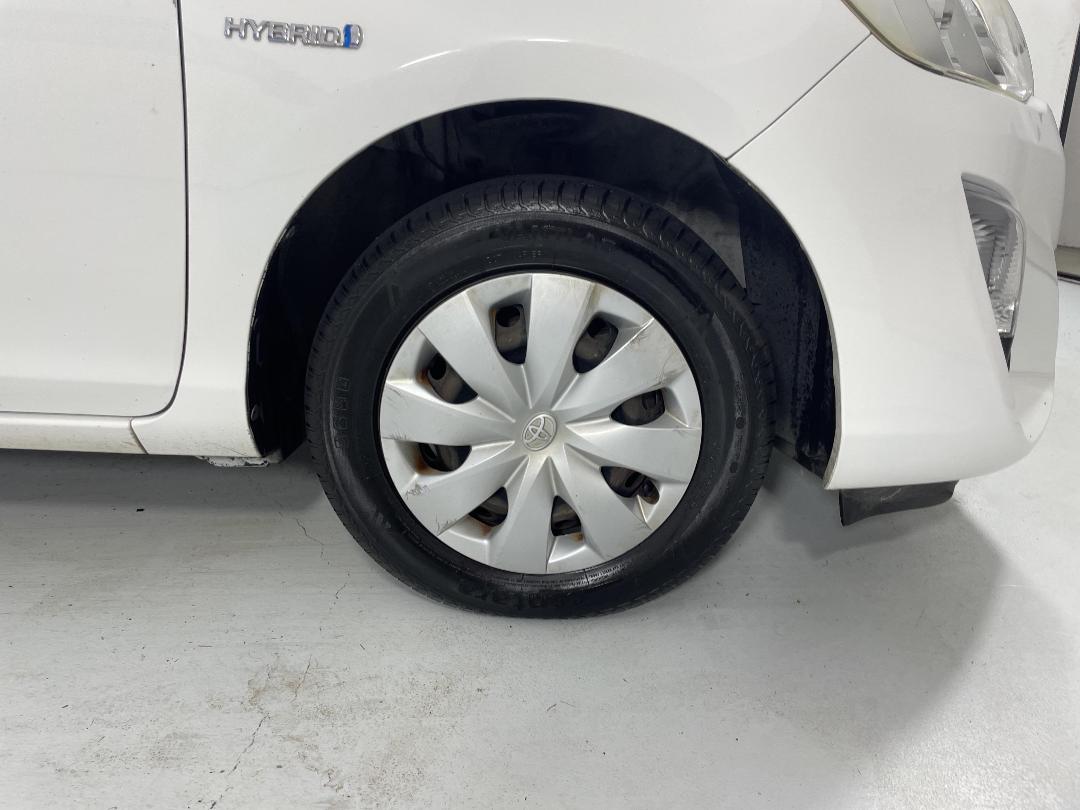 Photo '9' of Toyota Aqua Photo '9' of Toyota Aqua