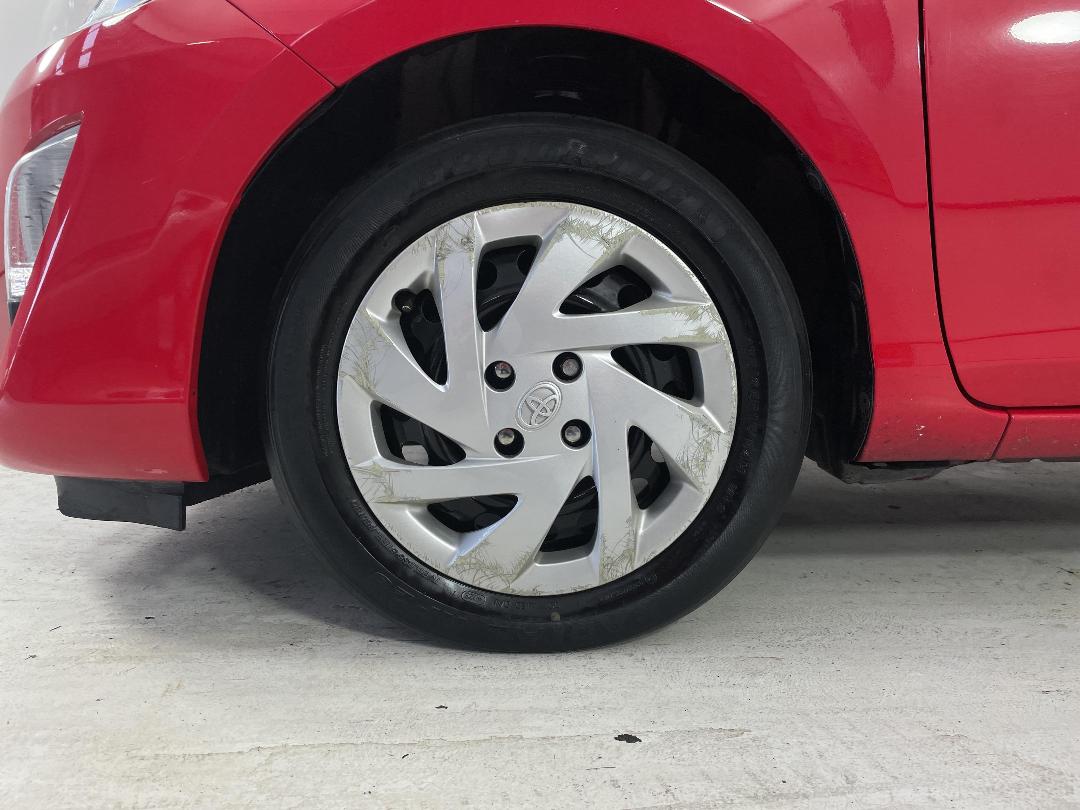 Photo '10' of Toyota Aqua