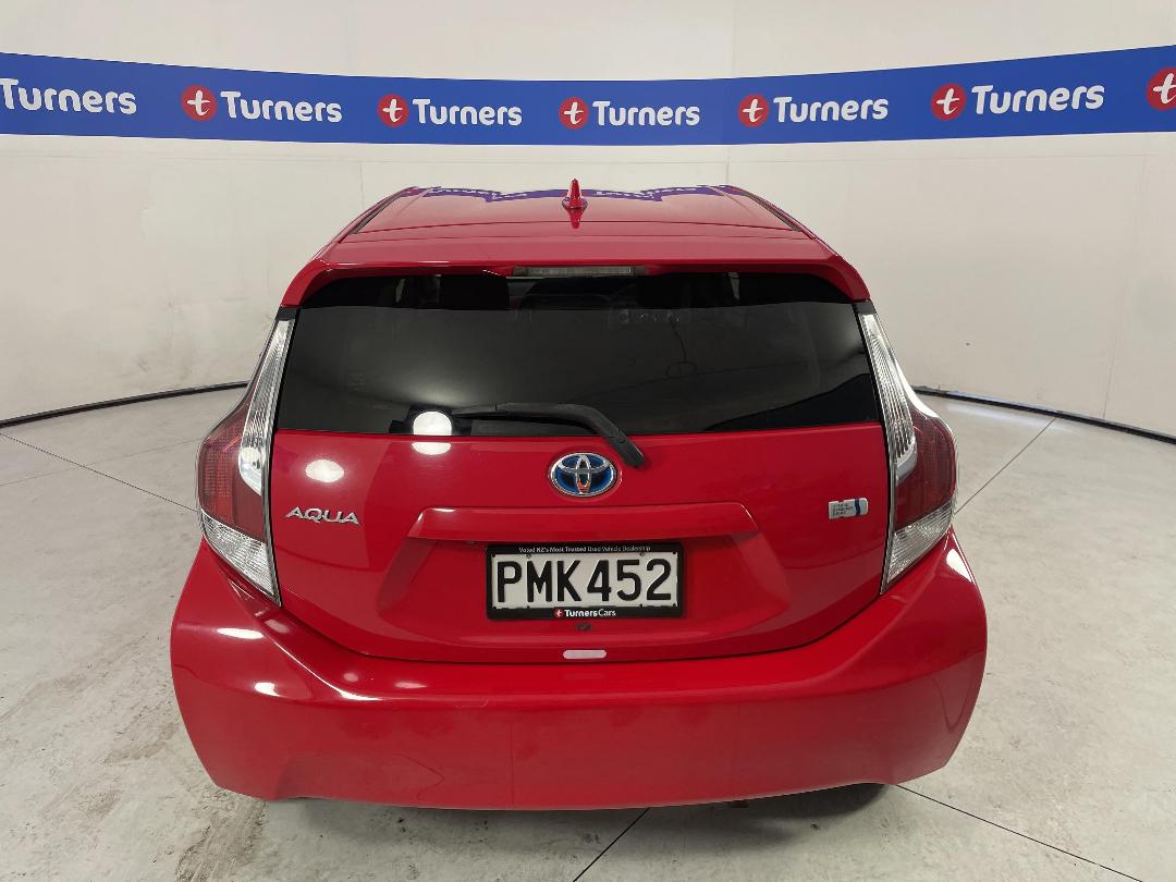 Photo '6' of Toyota Aqua