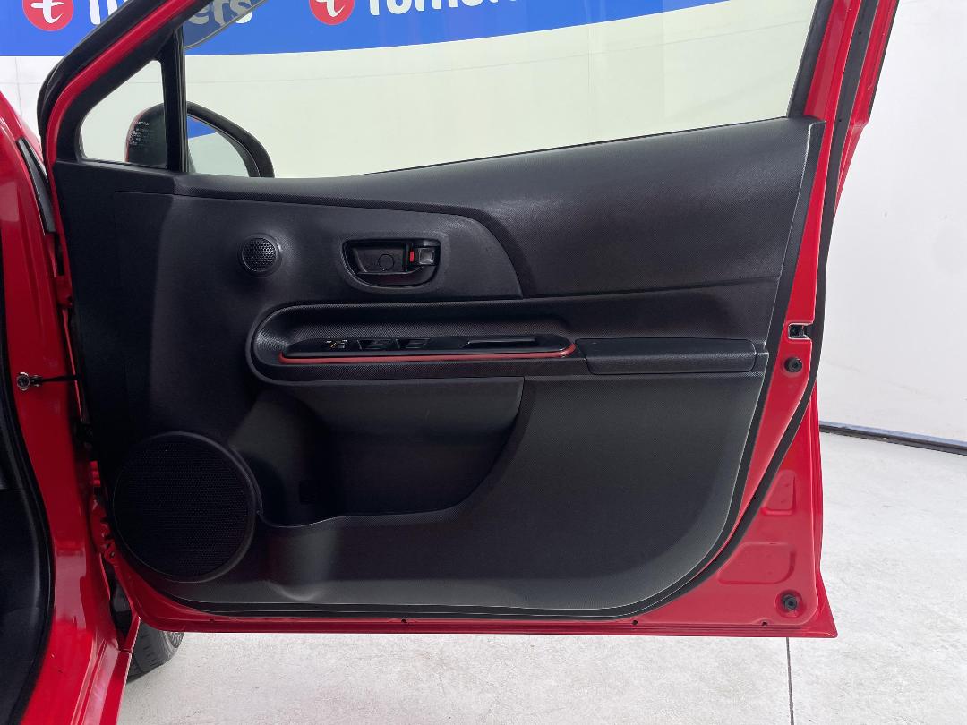 Photo '15' of Toyota Aqua