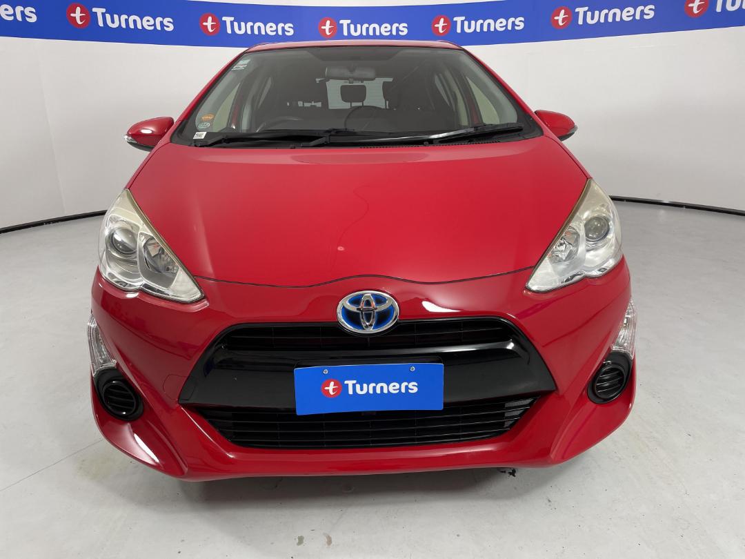 Photo '2' of Toyota Aqua Photo '2' of Toyota Aqua