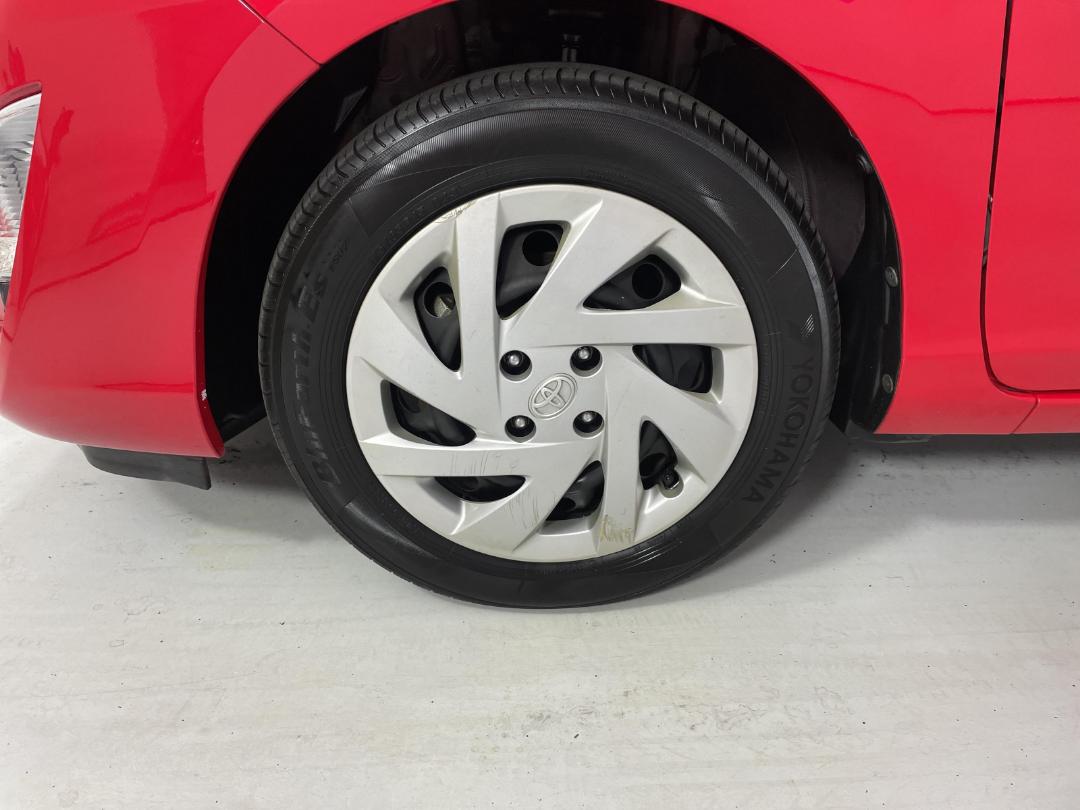 Photo '10' of Toyota Aqua Photo '10' of Toyota Aqua