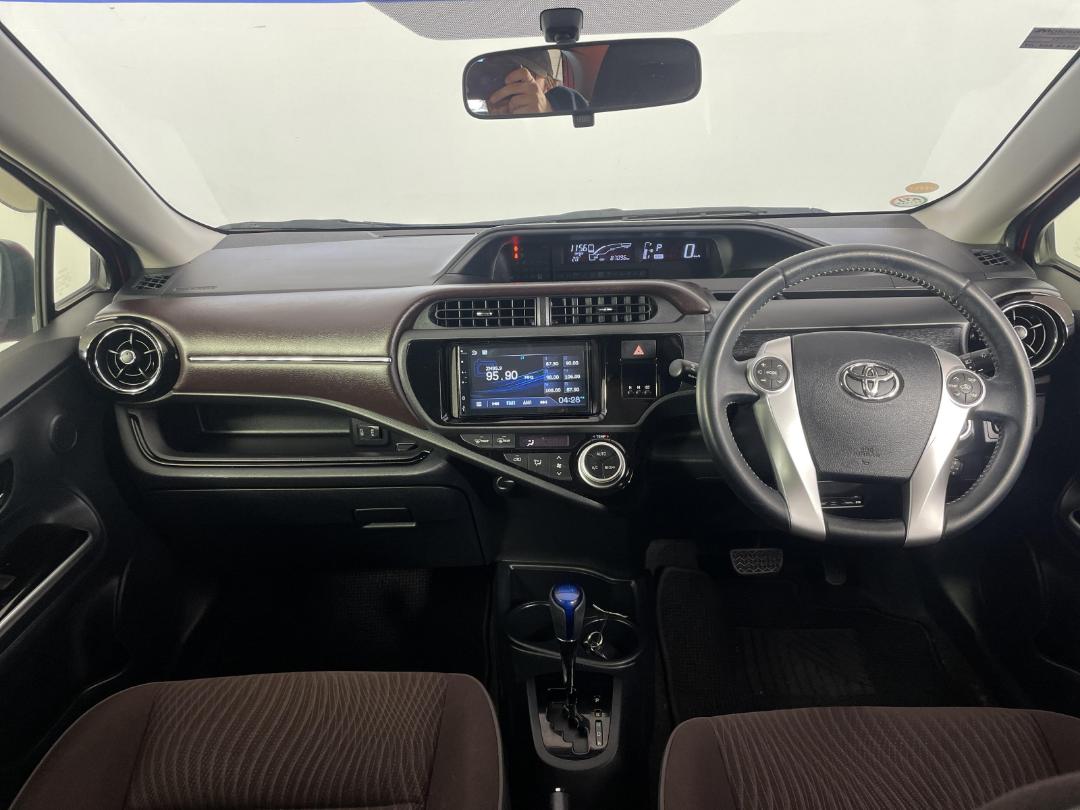 Photo '17' of Toyota Aqua Photo '17' of Toyota Aqua