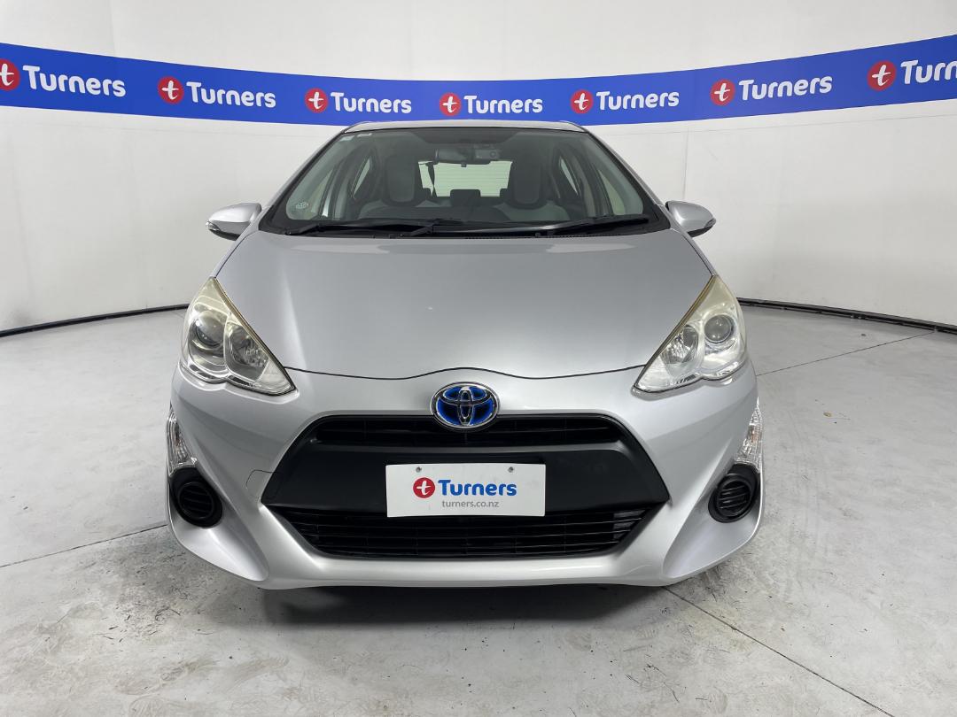 Photo '2' of Toyota Aqua Photo '2' of Toyota Aqua