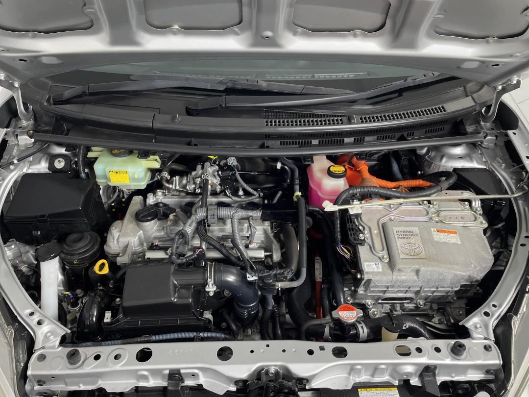 Photo '13' of Toyota Aqua Photo '13' of Toyota Aqua