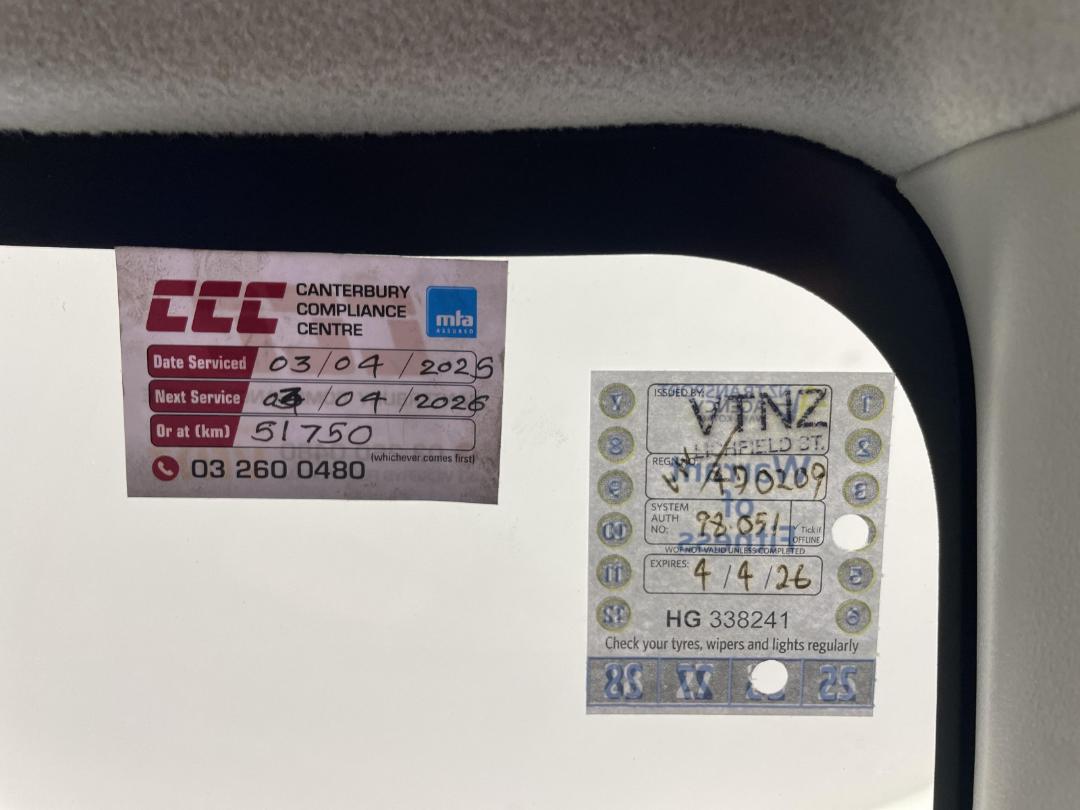 Photo '24' of Toyota Aqua Photo '24' of Toyota Aqua