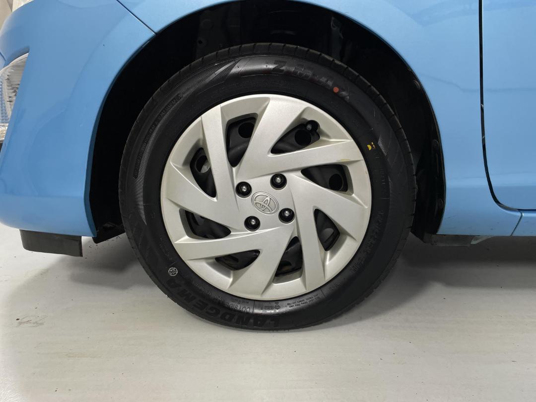 Photo '10' of Toyota Aqua Photo '10' of Toyota Aqua