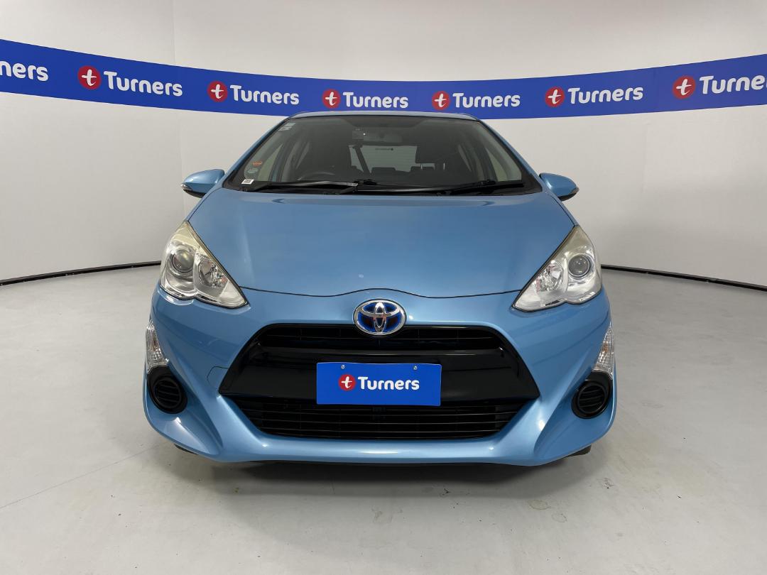 Photo '2' of Toyota Aqua Photo '2' of Toyota Aqua