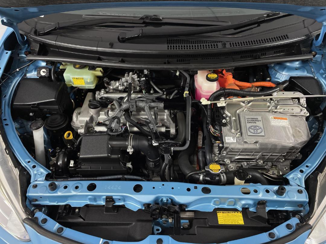 Photo '13' of Toyota Aqua Photo '13' of Toyota Aqua