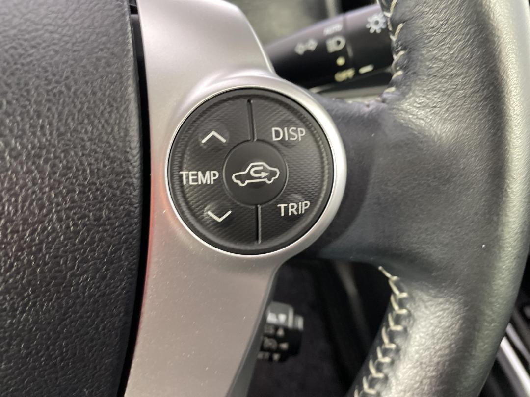 Photo '23' of Toyota Aqua Photo '23' of Toyota Aqua