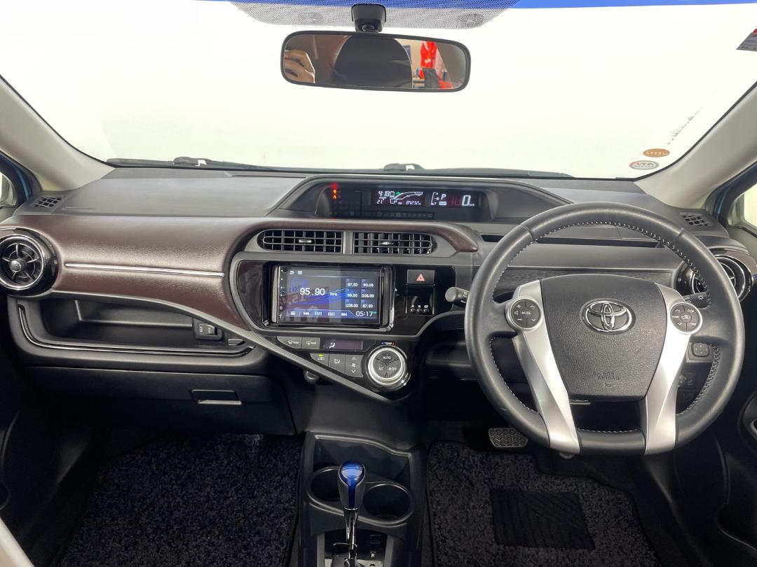 Photo '17' of Toyota Aqua Photo '17' of Toyota Aqua