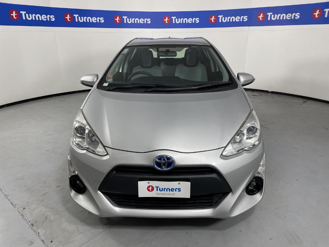 Photo '2' of Toyota Aqua Photo '2' of Toyota Aqua