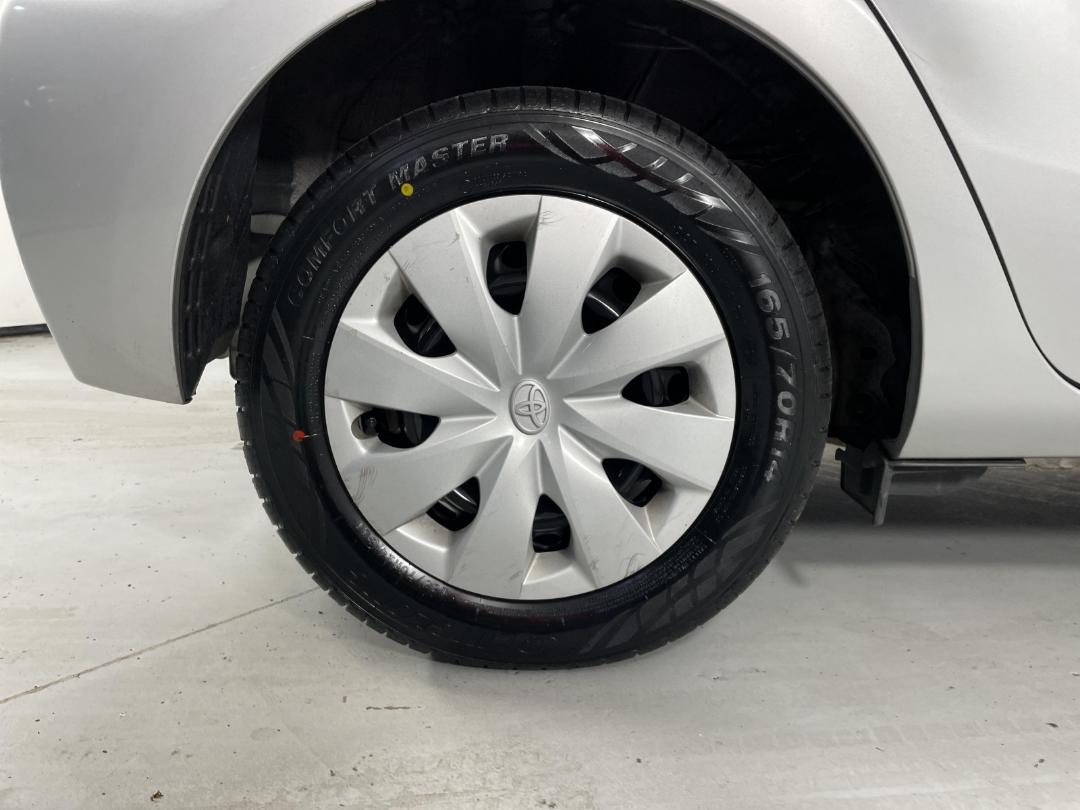 Photo '12' of Toyota Aqua Photo '12' of Toyota Aqua