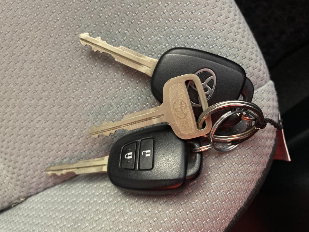 Photo '22' of Toyota Aqua Photo '22' of Toyota Aqua