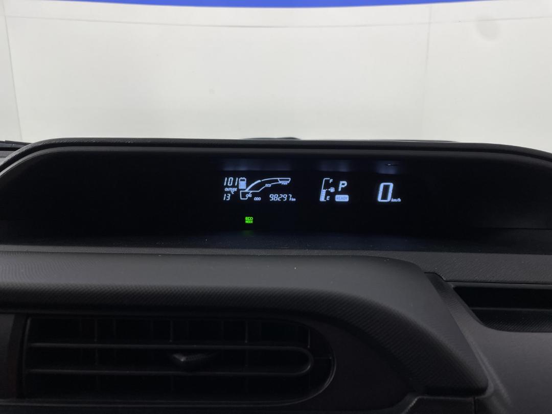 Photo '21' of Toyota Aqua Photo '21' of Toyota Aqua