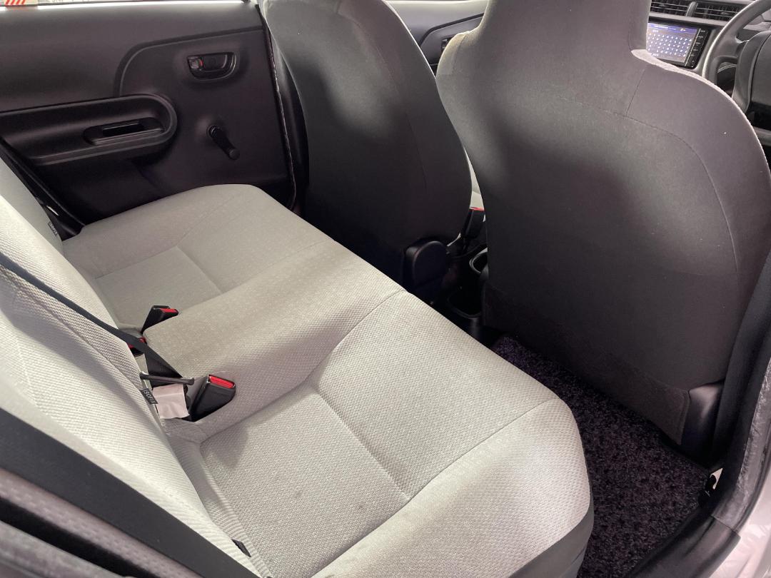 Photo '20' of Toyota Aqua Photo '20' of Toyota Aqua