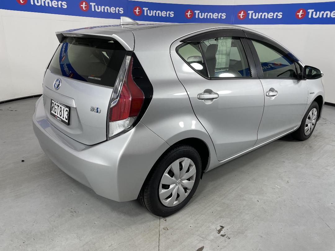 Photo '7' of Toyota Aqua