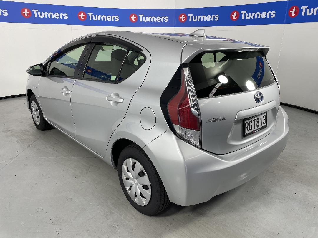 Photo '5' of Toyota Aqua