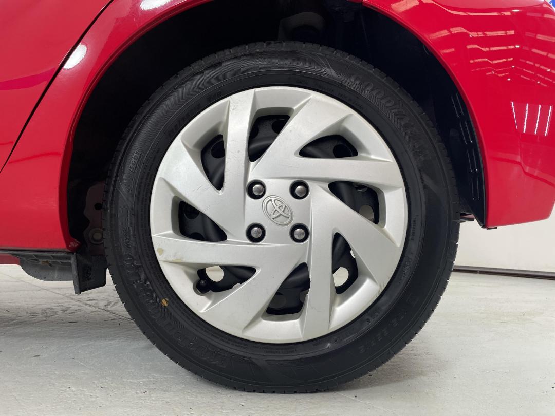 Photo '11' of Toyota Aqua Photo '11' of Toyota Aqua