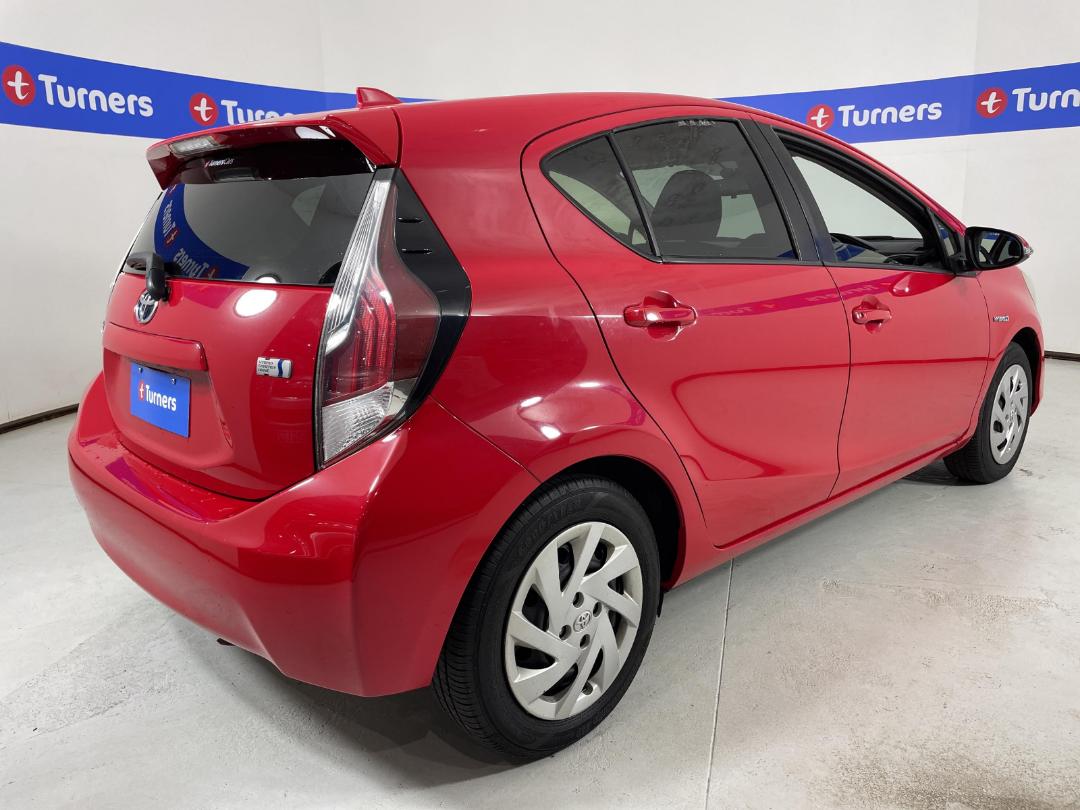 Photo '7' of Toyota Aqua Photo '7' of Toyota Aqua