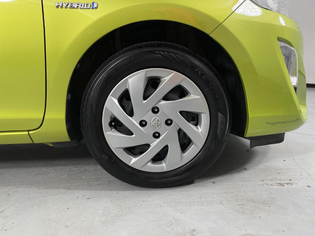 Photo '9' of Toyota Aqua Photo '9' of Toyota Aqua