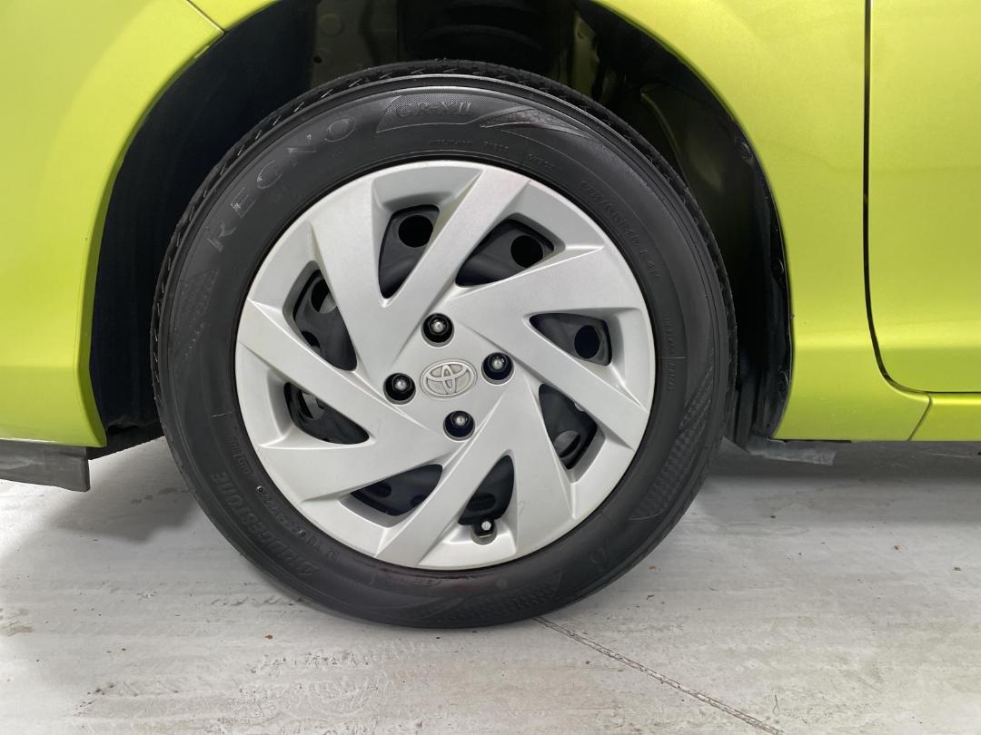 Photo '10' of Toyota Aqua Photo '10' of Toyota Aqua