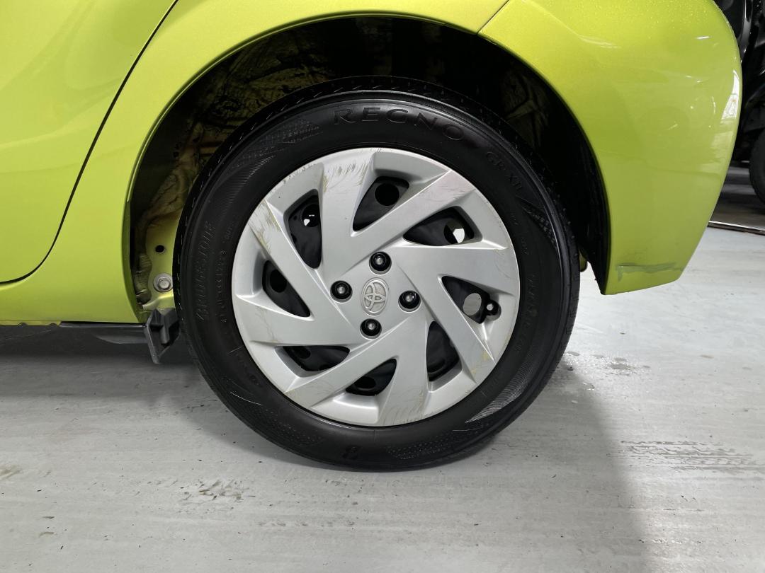 Photo '11' of Toyota Aqua Photo '11' of Toyota Aqua