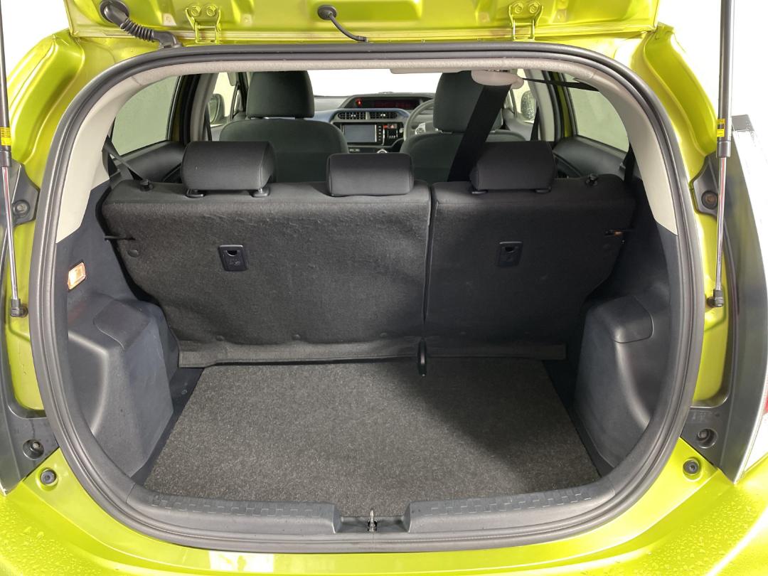 Photo '14' of Toyota Aqua Photo '14' of Toyota Aqua