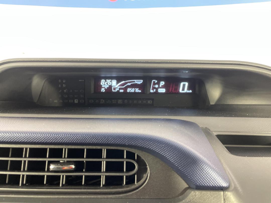 Photo '21' of Toyota Aqua Photo '21' of Toyota Aqua