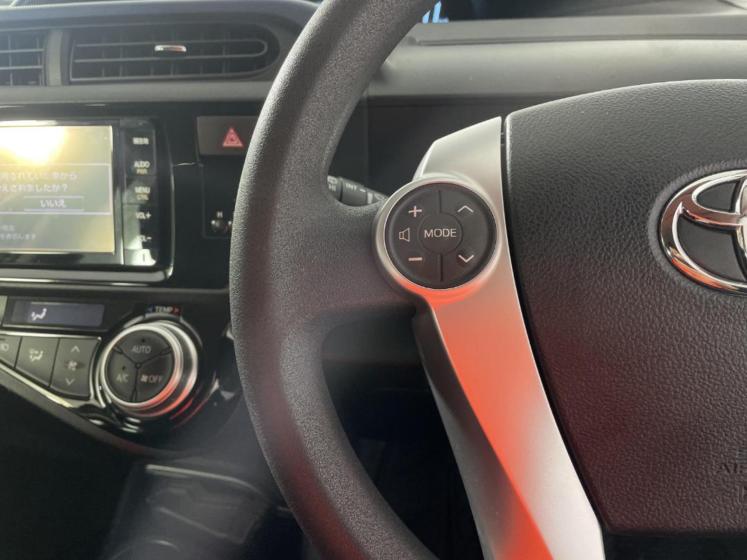 Photo '25' of Toyota Aqua Photo '25' of Toyota Aqua