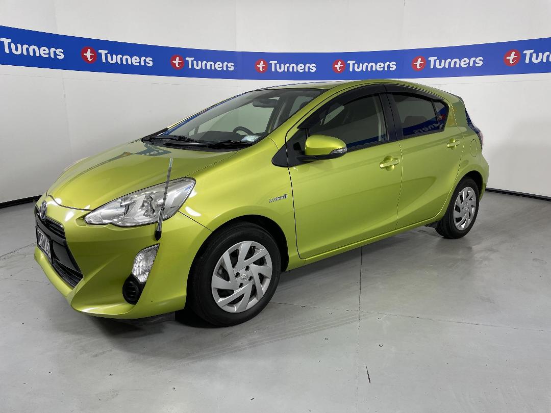 Photo '4' of Toyota Aqua Photo '4' of Toyota Aqua