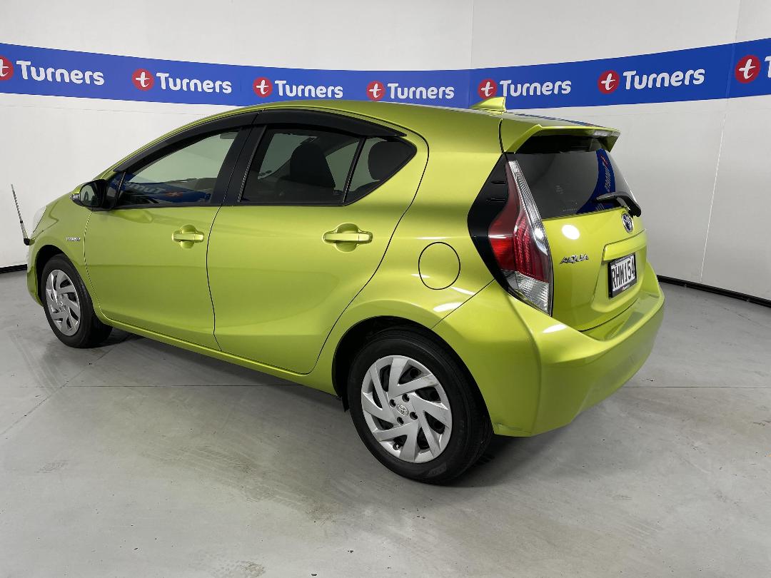 Photo '5' of Toyota Aqua Photo '5' of Toyota Aqua