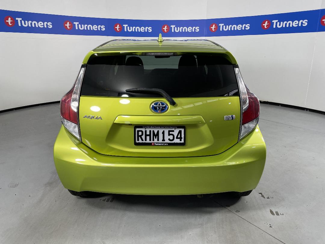 Photo '6' of Toyota Aqua Photo '6' of Toyota Aqua