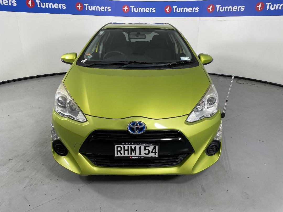 Photo '2' of Toyota Aqua Photo '2' of Toyota Aqua